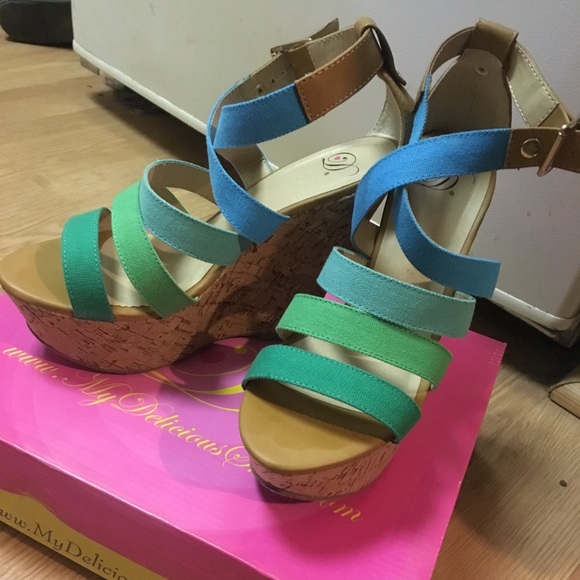 Blue/green ombré high wedge sandals size 8 - Picture 2 of 6